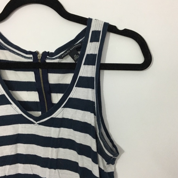 Banana Republic Tops - 5/$25 Banana Republic tank top